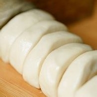 制作肉皮冻肉馅生煎包