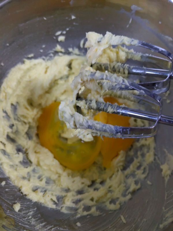 杏干椰蓉磅蛋糕