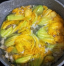 怎么做美味好吃的上汤南瓜花