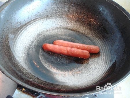 制作香肠飞饼卷
