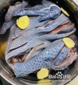 香菇乌鸡汤的做法