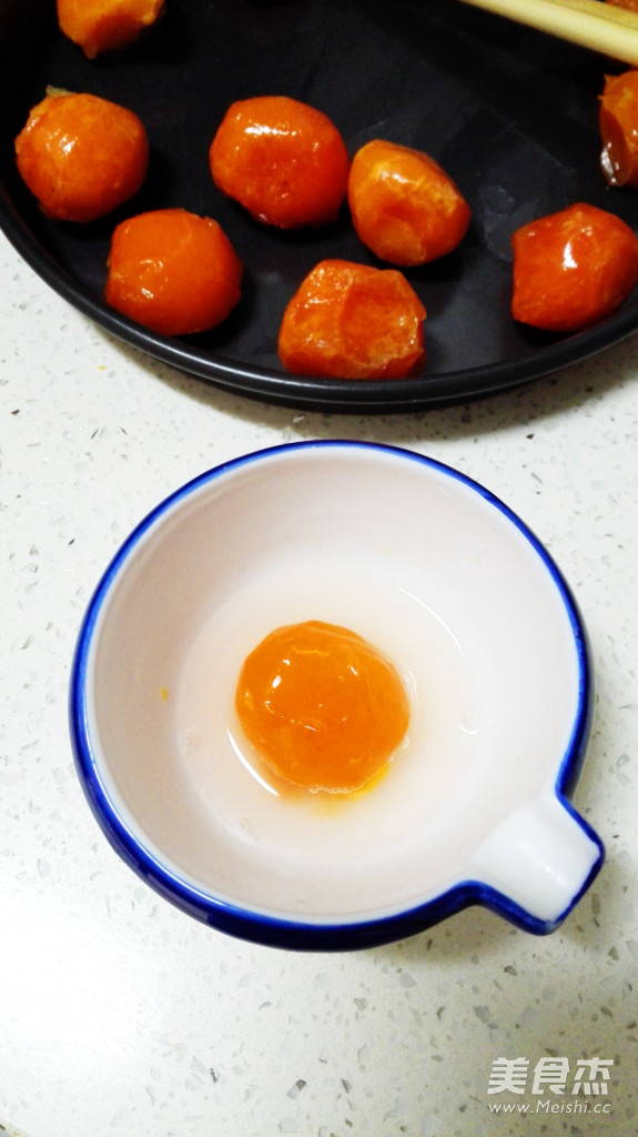 蛋黄酥的家常做法