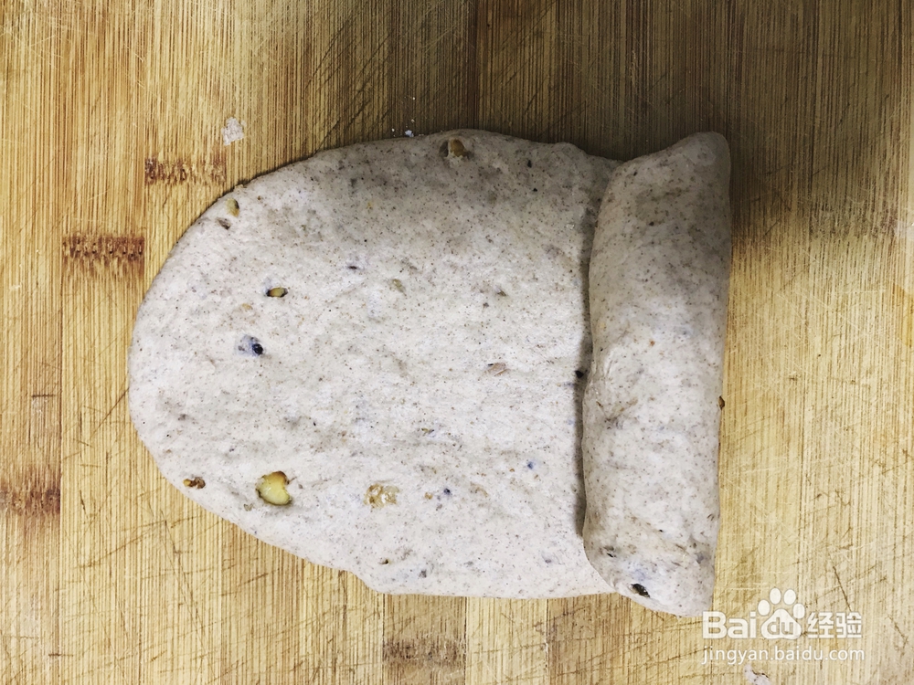 小孩子超喜欢的全麦葡萄干核桃仁面包