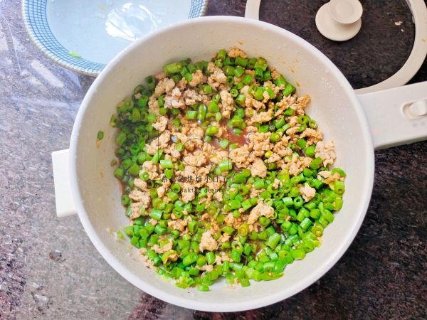 鸡胸肉豆角荞麦面