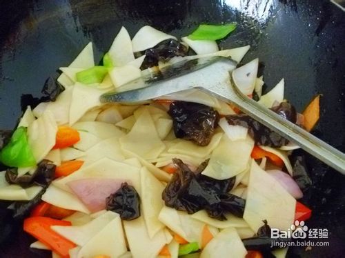 蚝油时蔬炒面片