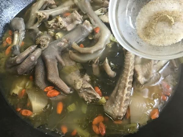 暖胃生津 酸菜鹅掌亦火锅#竹木火锅，文艺腹兴#