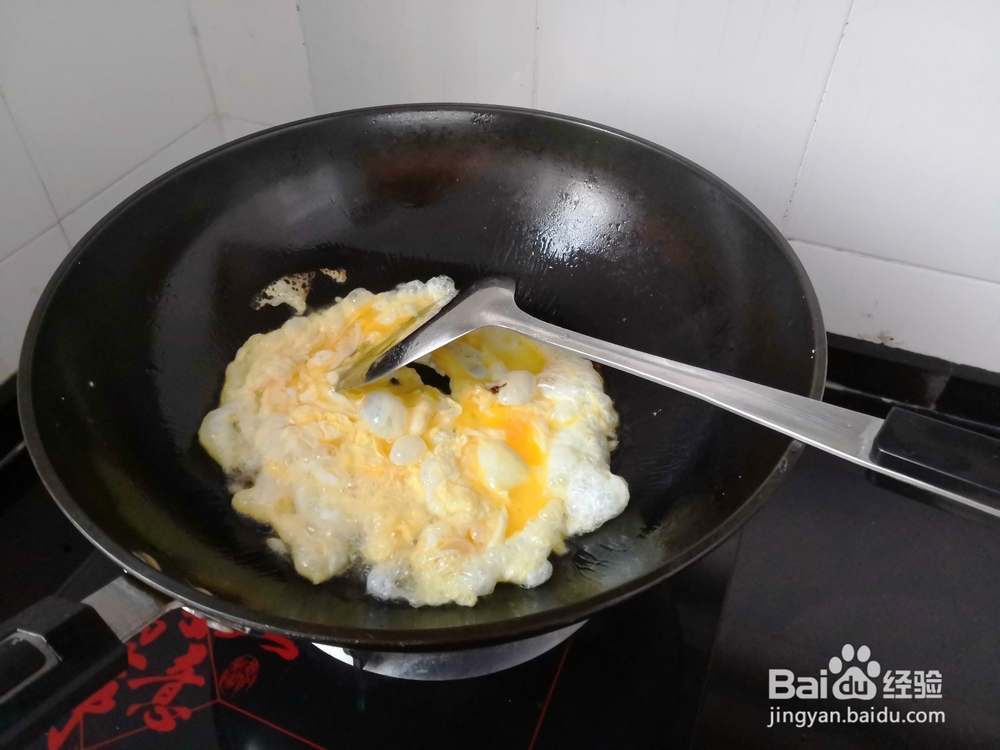 青椒火腿鸡蛋面的做法