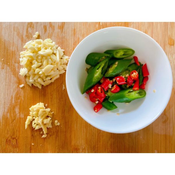 蒜香青椒炒花甲