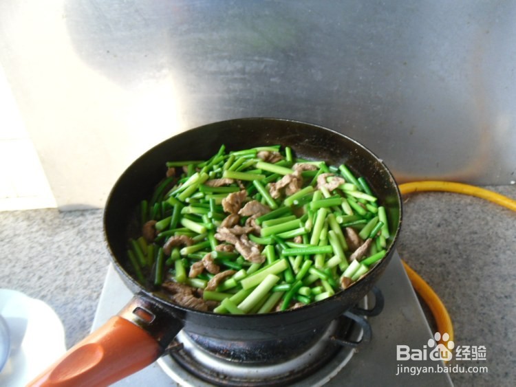 蒜薹炒肉窍门