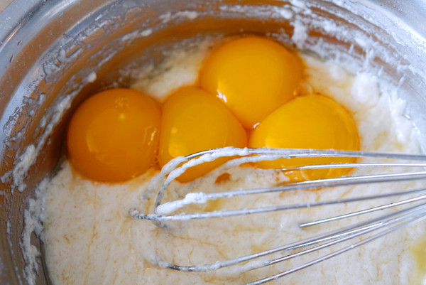 火腿香葱肉松蛋糕卷