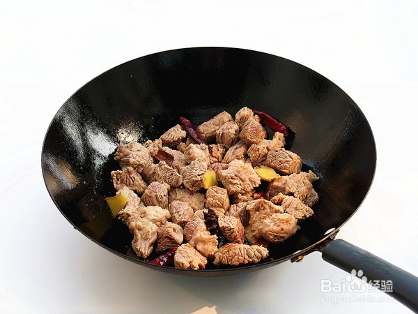 如何在家就能制作一份西红柿炖牛腩呢