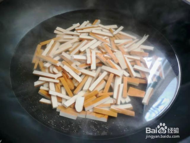 蒜苗炒豆干的做法