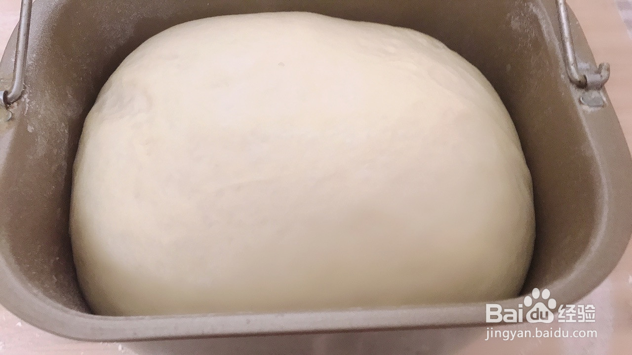 松软拉丝的牛奶小面包的做法