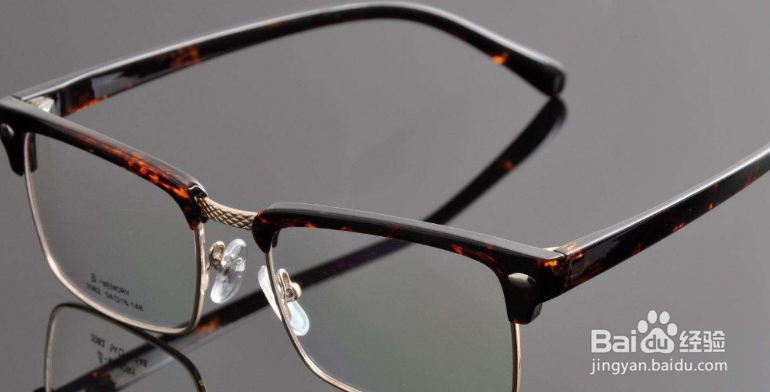 眼镜下滑怎样调整