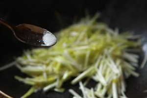 教你怎么做韭黄炒鸡蛋