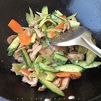 黄瓜炒肉片怎么做