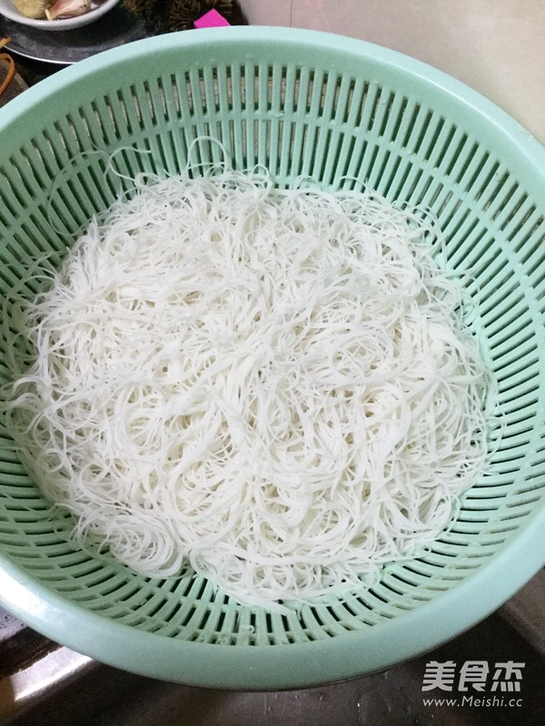 薯苗胡萝卜炒米粉