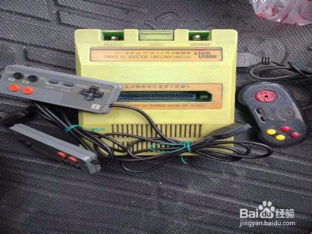 游戏机怎么连接电视？