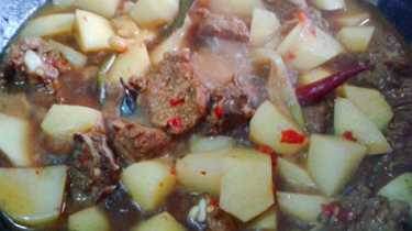 如何做土豆烧排骨