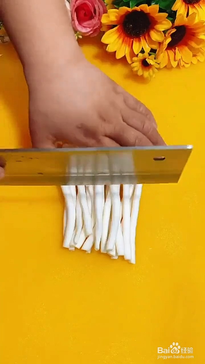 如何制作西兰花炒海鲜菇？