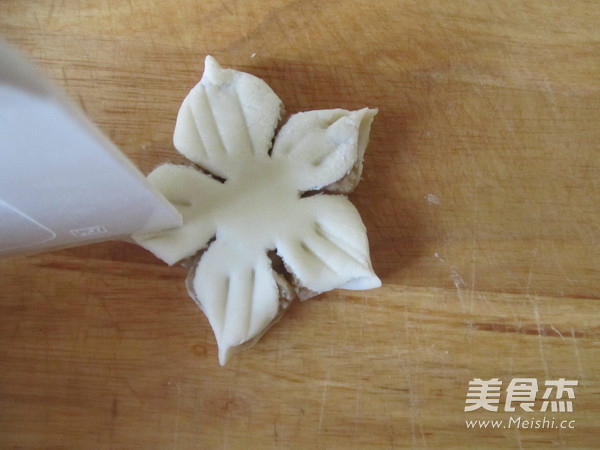 栗香梅花酥的做法