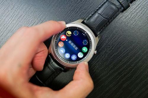华为watch2蓝牙版能同时连接蓝牙耳机和手机吗
