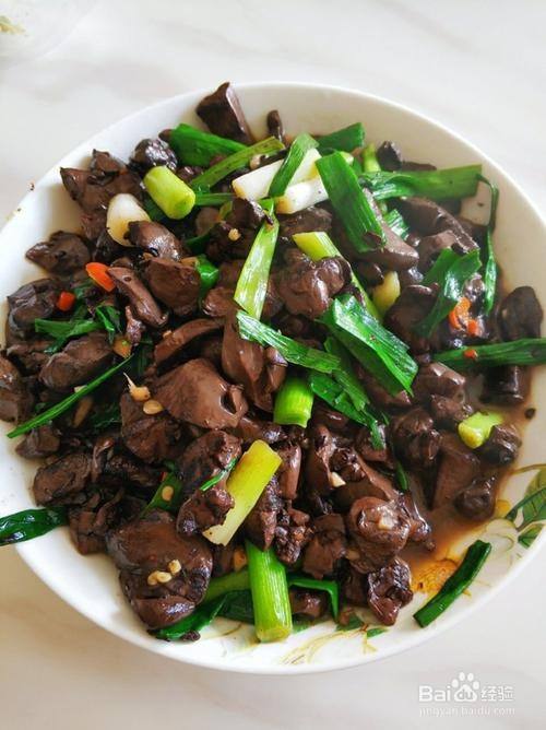洋葱苗炒猪血