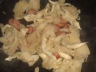 香肠炒菠菜的做法