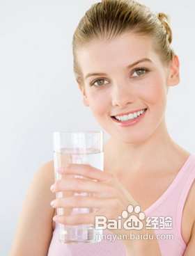 食物中毒出现呕吐、抽搐等情况怎么办