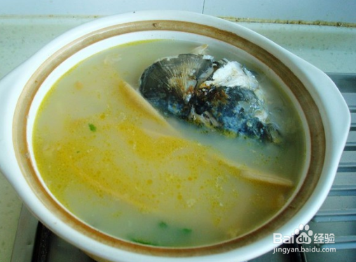 鱼头苕粉煲的做法