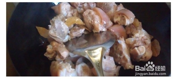 团年饭大菜—香辣黄豆焖猪蹄