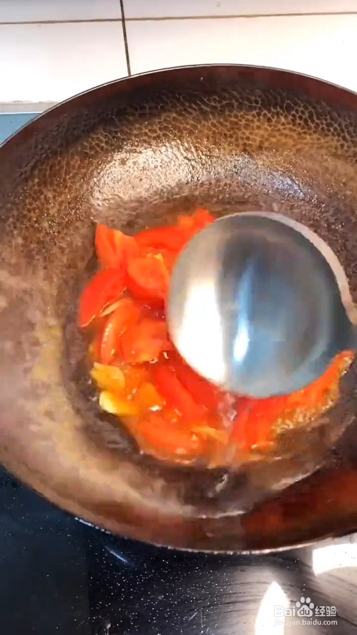 如何制作西红柿炒土豆片？