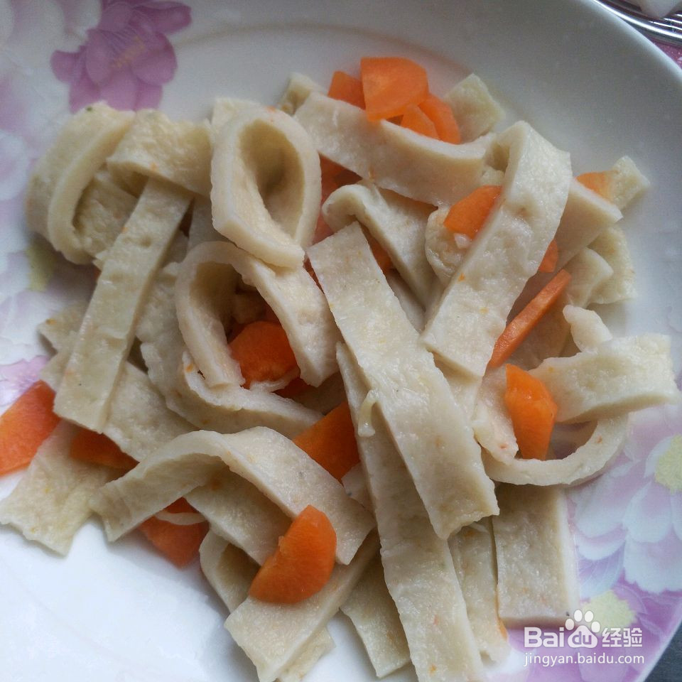 鱼饼拉面炒年糕的做法