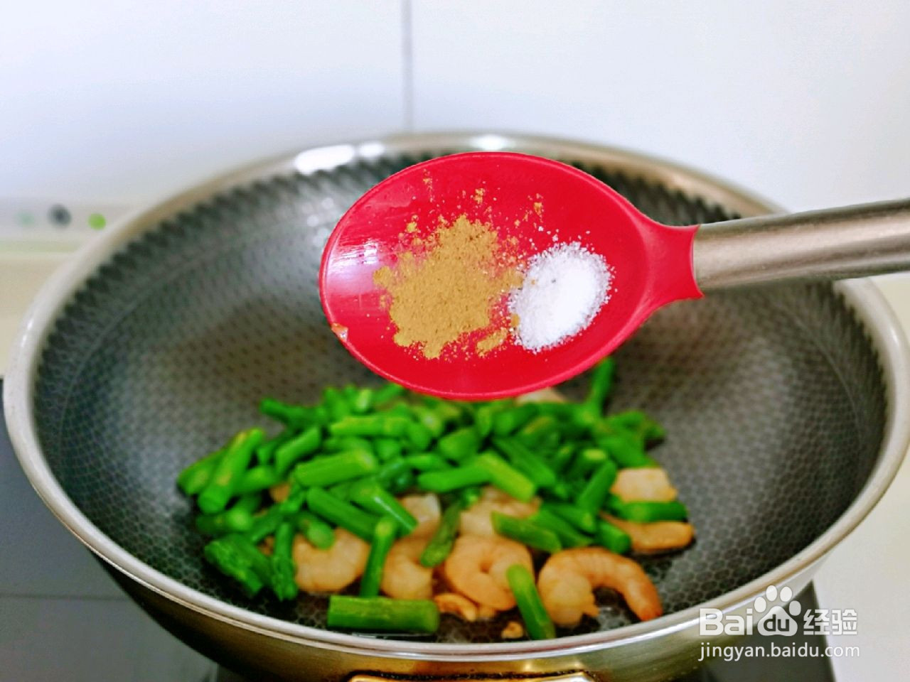 芦笋炒虾仁的做法