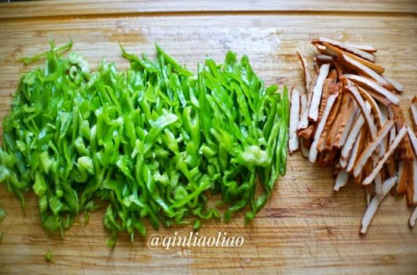 青椒肉丝炒香干