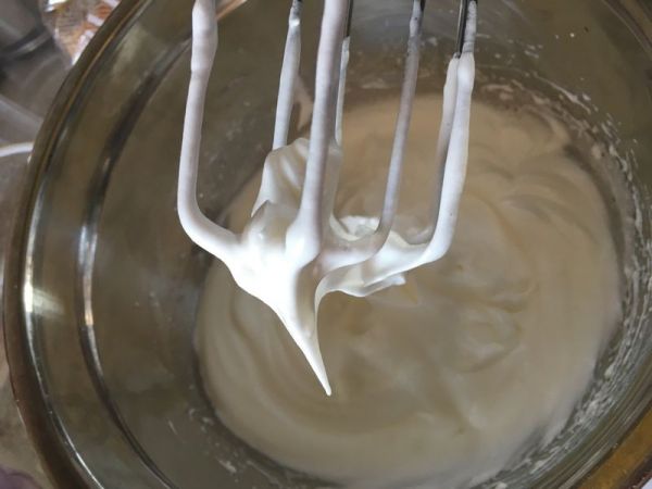可可漩涡奶油裸蛋糕