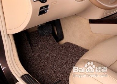 一闻、二看、三试，远离劣质汽车脚垫