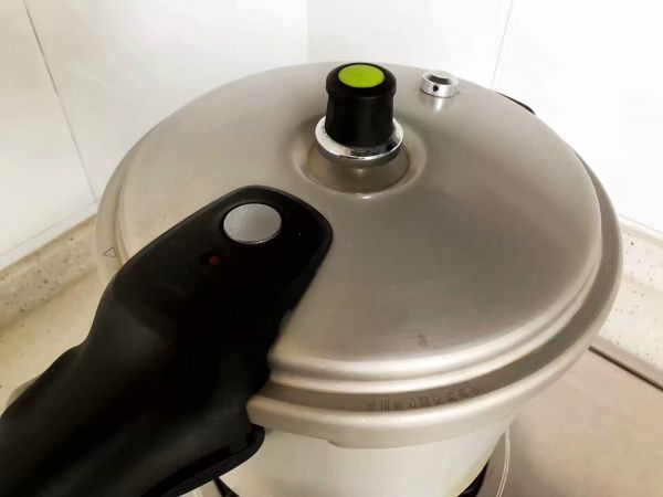 香菇黄豆腐竹烧排骨