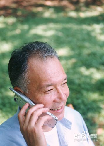 如何选购一部好的老人手机？