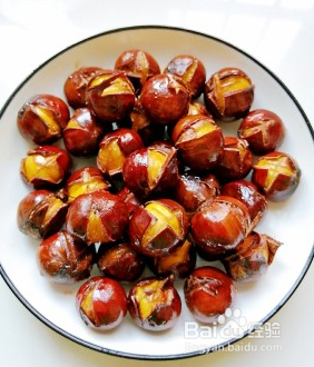 超快手的电饭锅烤栗子