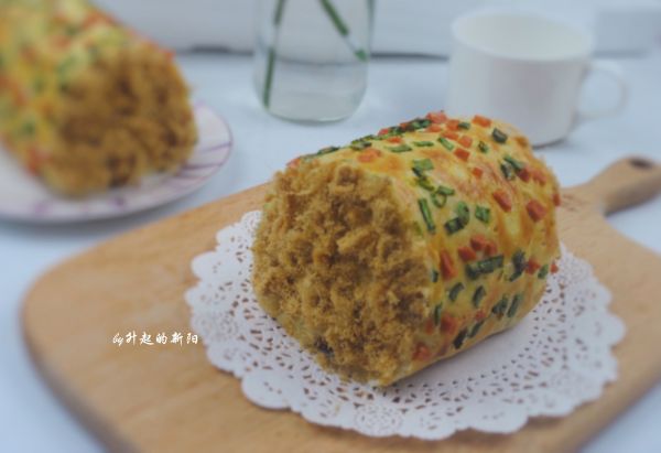 葱香肉松面包卷