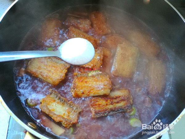 红酒焖带鱼的做法