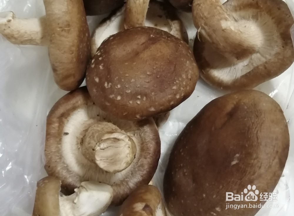 如何做出美味的白粿汤？香菇花蛤白粿汤的做法