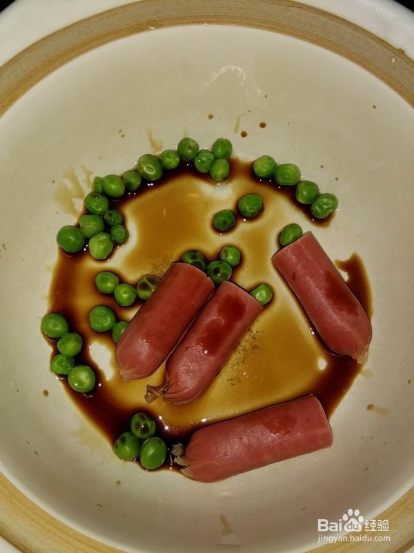 青豌豆菠菜香肠拌面