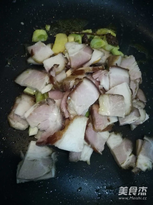 香芹炒豆干腊肉