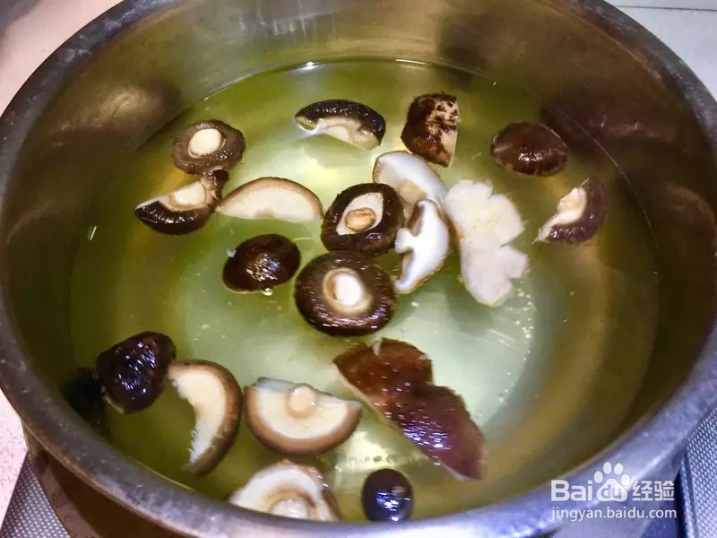 怎样做出家常菜系列之豆芽拌香菇