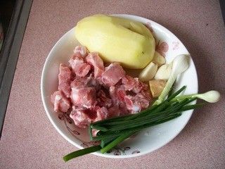 土豆烧排骨怎么做好吃