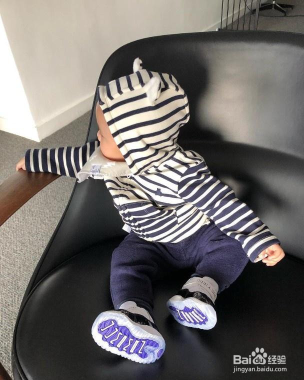 余文乐化身慈父，你还没有要孩子，几招教你