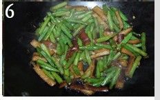 豆角茄子鸡肉脆肠焖面