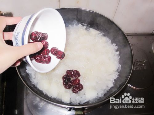 雪梨银耳汤的做法